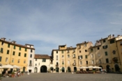 Piazza dell'Anfiteatro, Lucca