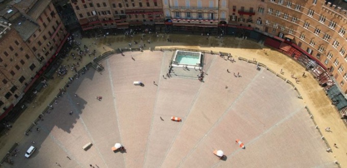 Piazza del Campo vue depuis la tour della Mangia