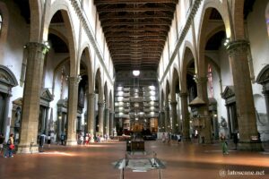 Nef centrale de la basilique de Santa Croce à Florence